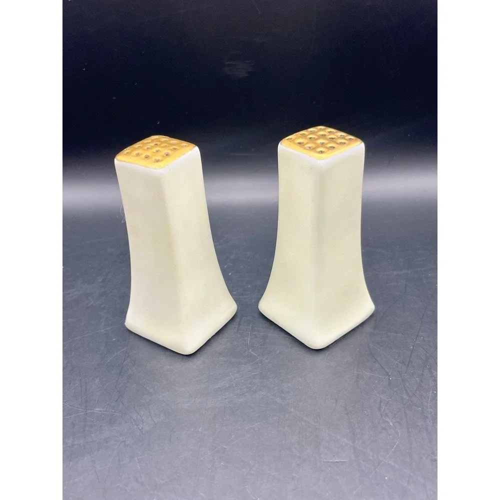 Vtg Art Deco Floral Salt & Pepper Shakers Daisies Gold Trim 3.5